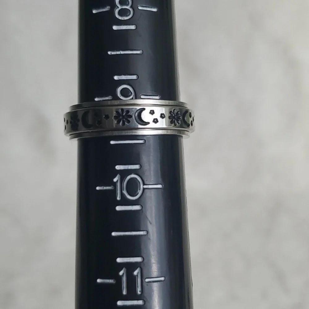 Anxiety Spinner Ring Size 9 - Picture 2 of 2